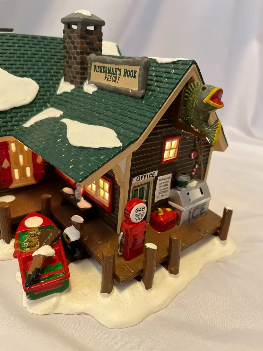 Department 56 Snow Village – Fisherman’s Nook Resort - Picture 4 of 16